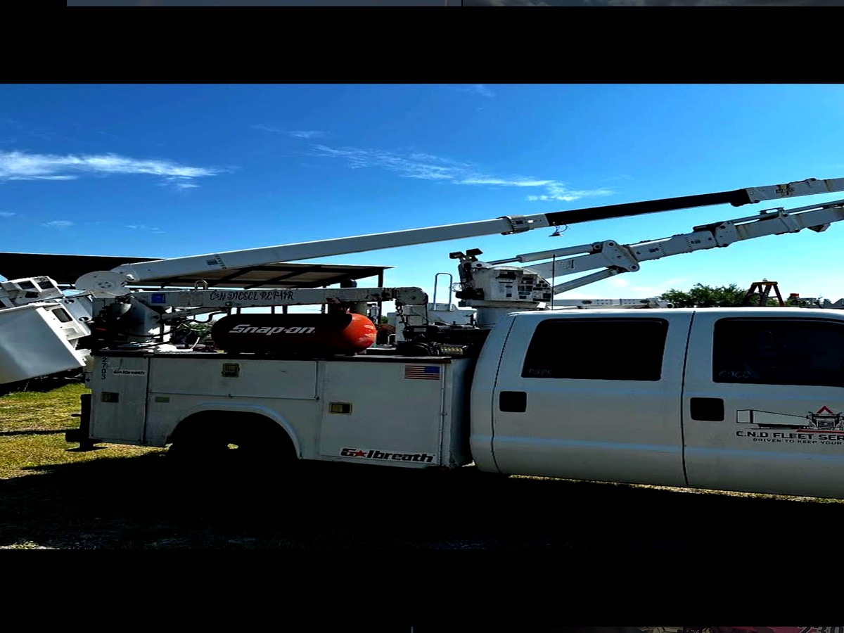 CND Fleet Services utility truck